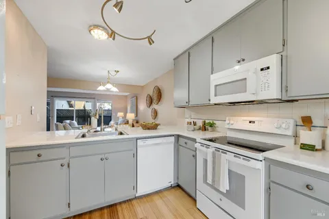 $415,000 | 5061 Country Club Drive, Rohnert Park, CA 94928