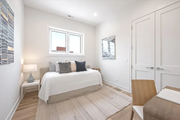 $985,000 | 2129 North Damen Avenue, Unit 3S, Chicago, IL 60647