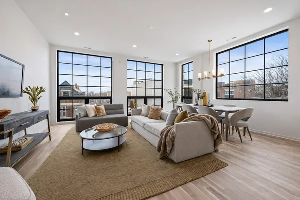 $985,000 | 2129 North Damen Avenue, Unit 3S, Chicago, IL 60647