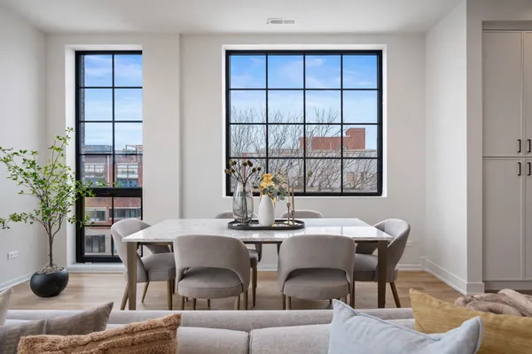 $985,000 | 2129 North Damen Avenue, Unit 3S, Chicago, IL 60647