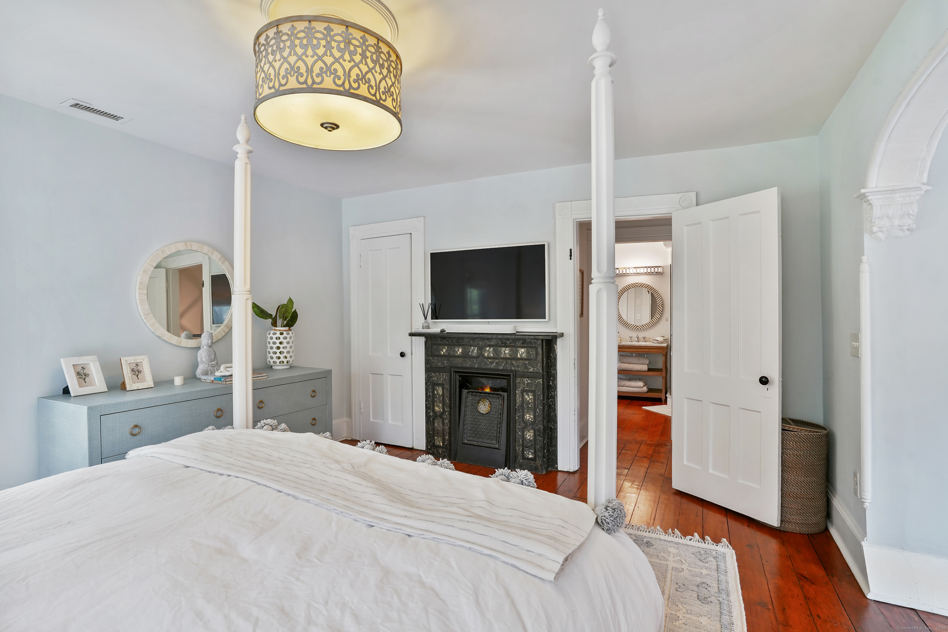 215 Old Post Road Fairfield, CT 06824 - Photo 21 of 39