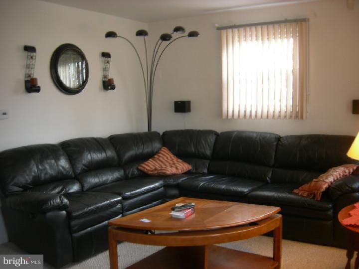 121 Estates Road Pine Hill, NJ 08021 - Photo 14 of 14 Living Room