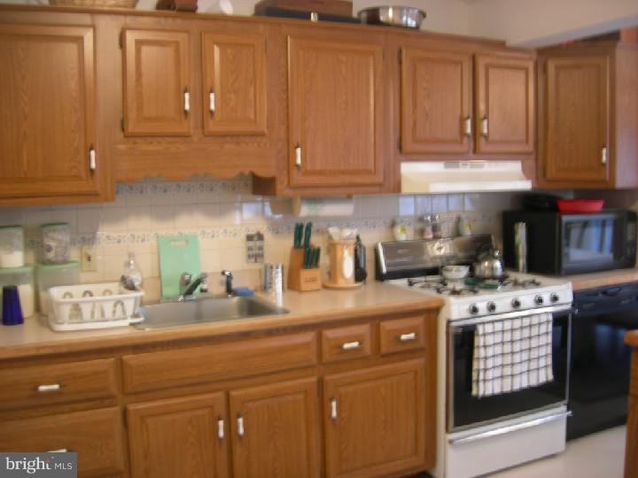 121 Estates Road Pine Hill, NJ 08021 - Photo 8 of 14 Kitchen