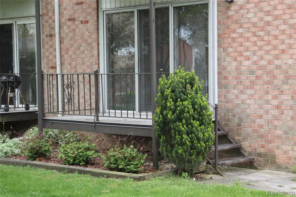 2425 Mulberry Road Bloomfield Hills, MI 48302 - Photo 20 of 22