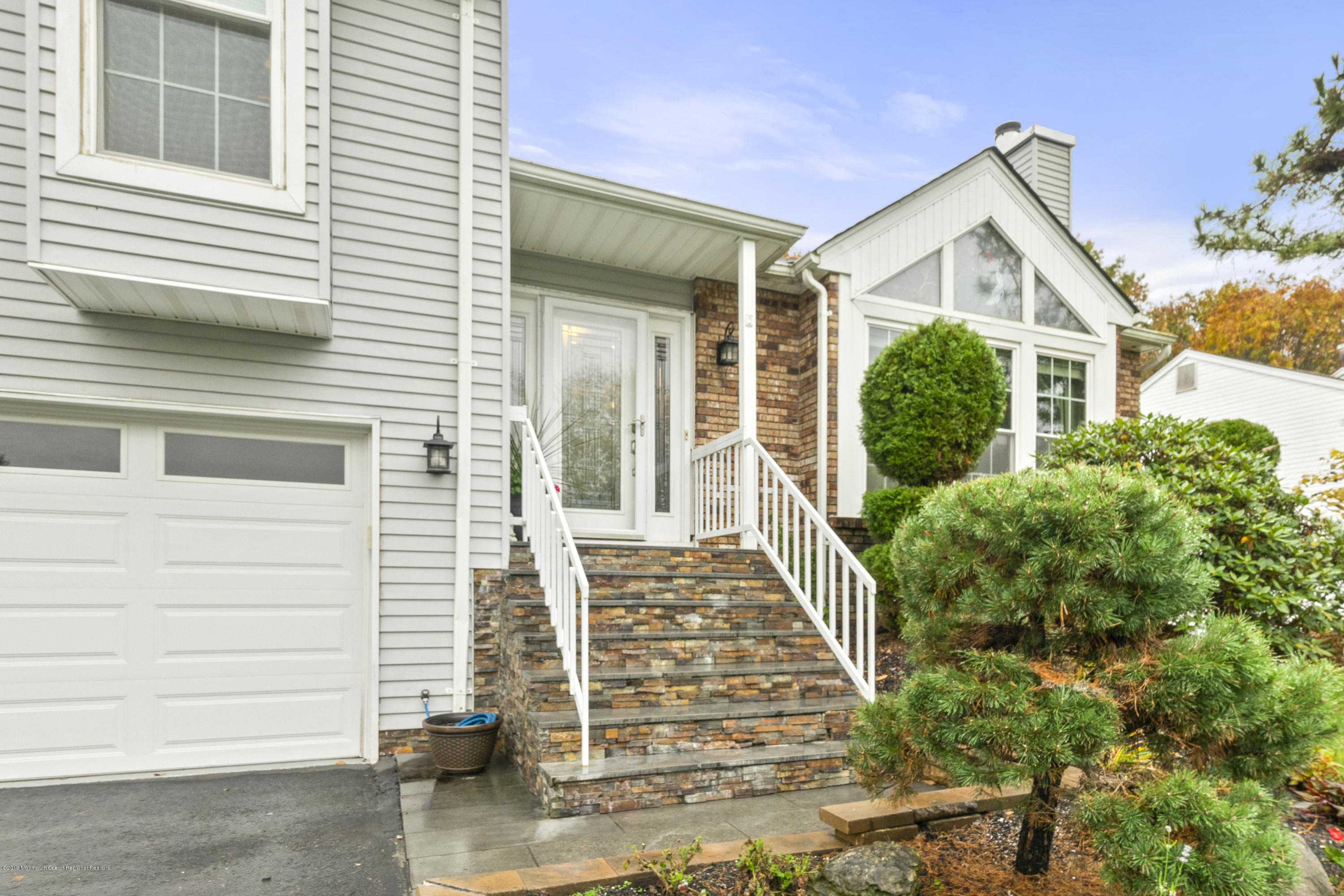 60 Heritage Drive Howell, NJ 07731 - Photo 2 of 34 DSC06481