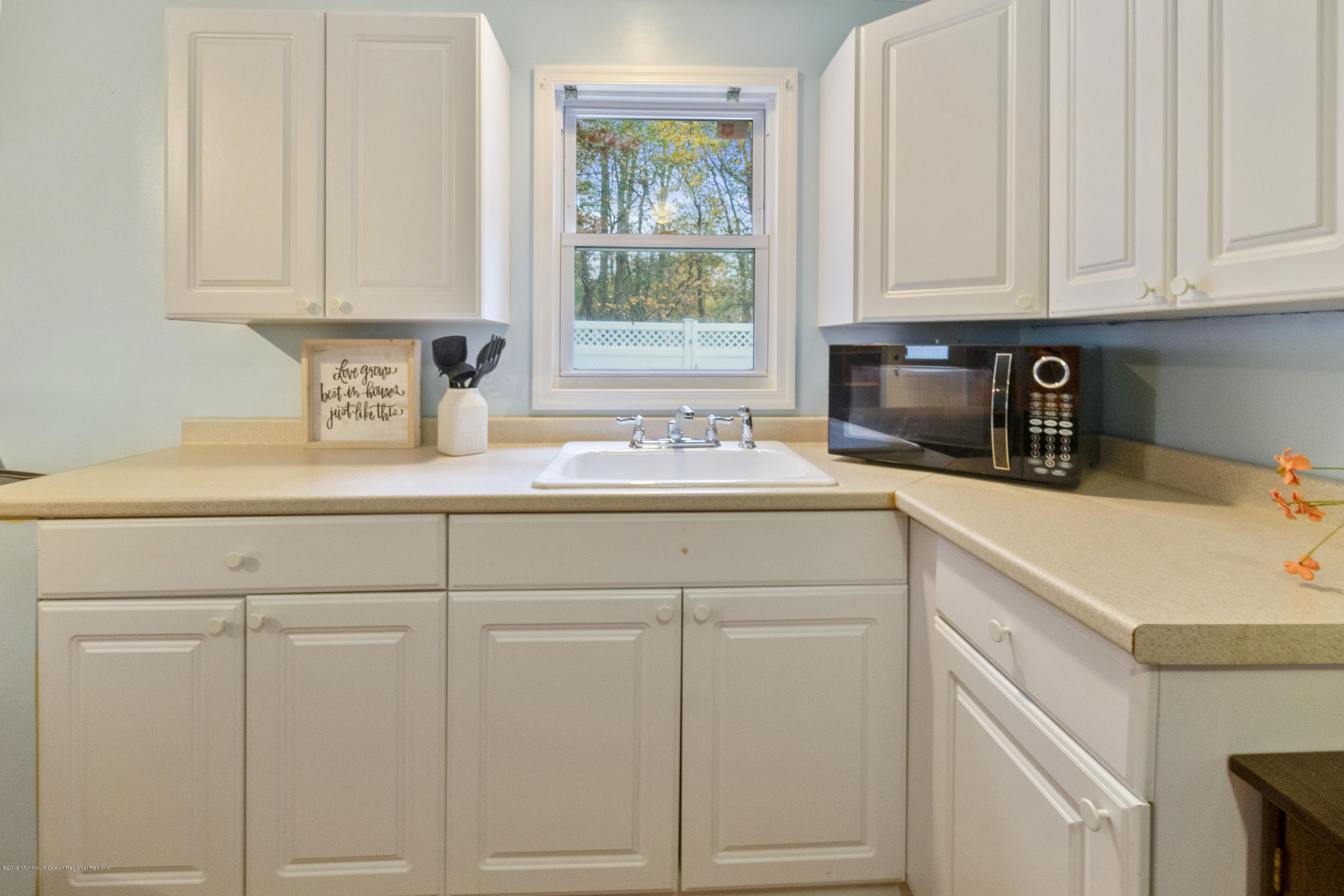 60 Heritage Drive Howell, NJ 07731 - Photo 29 of 34 DSC06460