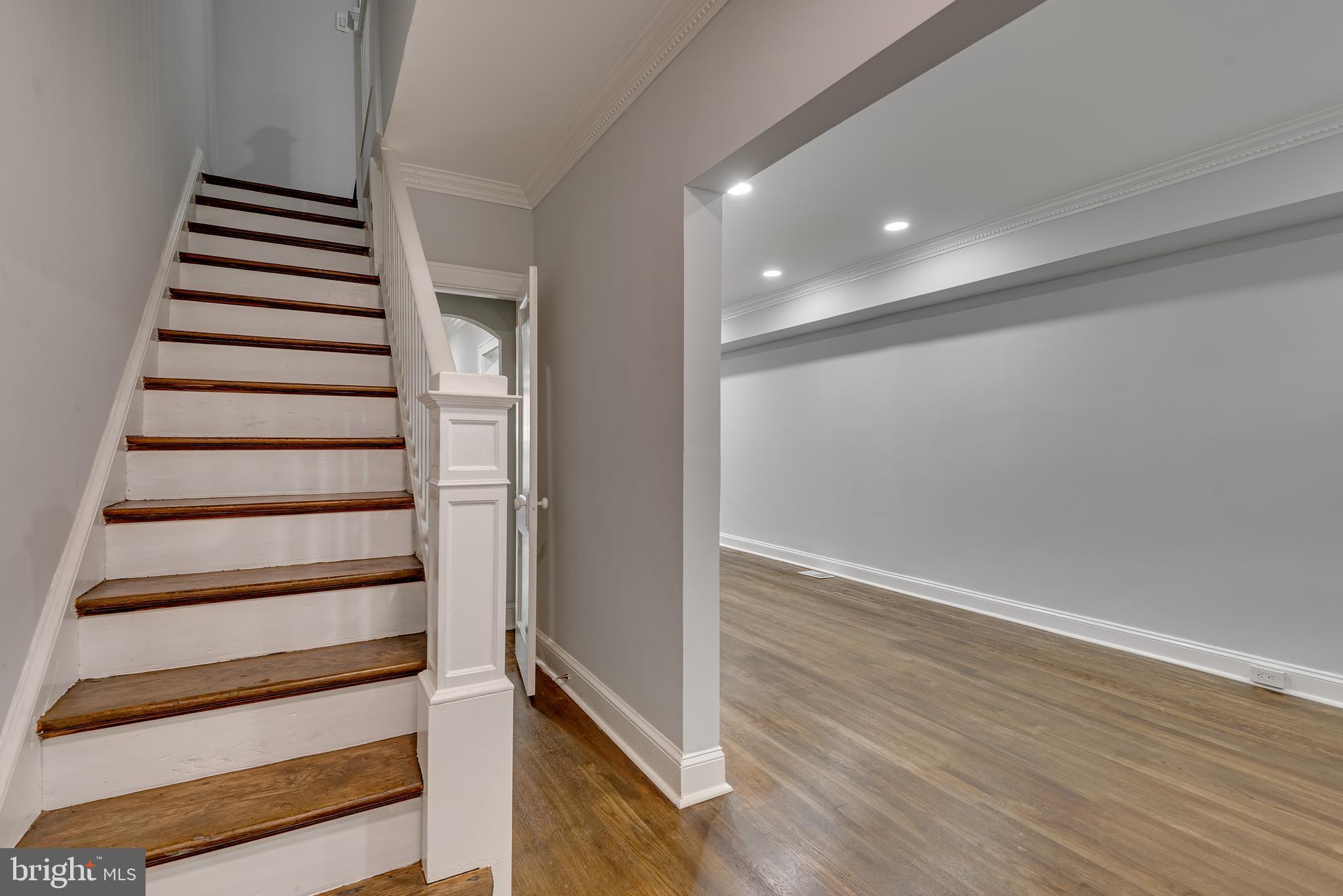 526 23rd Place Northeast Washington, DC 20002 - Photo 8 of 41 Interior Front Entry