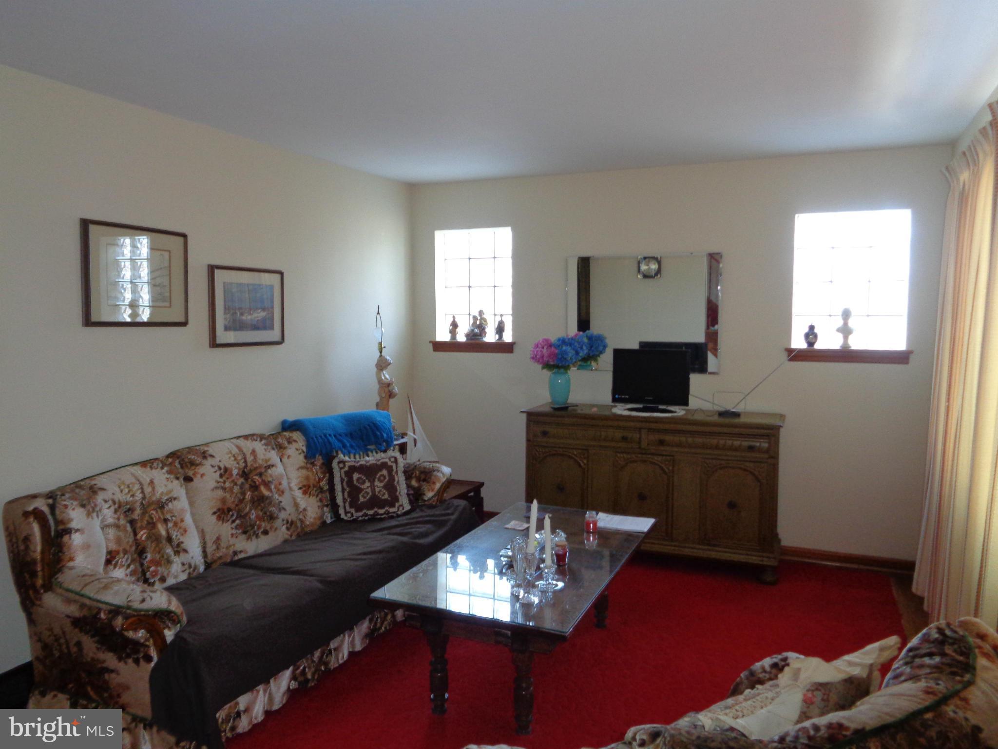 8115 Woodhaven Road Baltimore, MD 21237 - Photo 4 of 27 Living Room