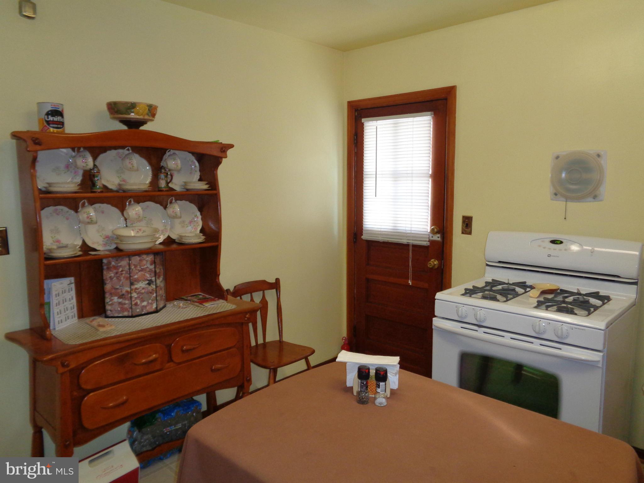 8115 Woodhaven Road Baltimore, MD 21237 - Photo 6 of 27 Kitchen