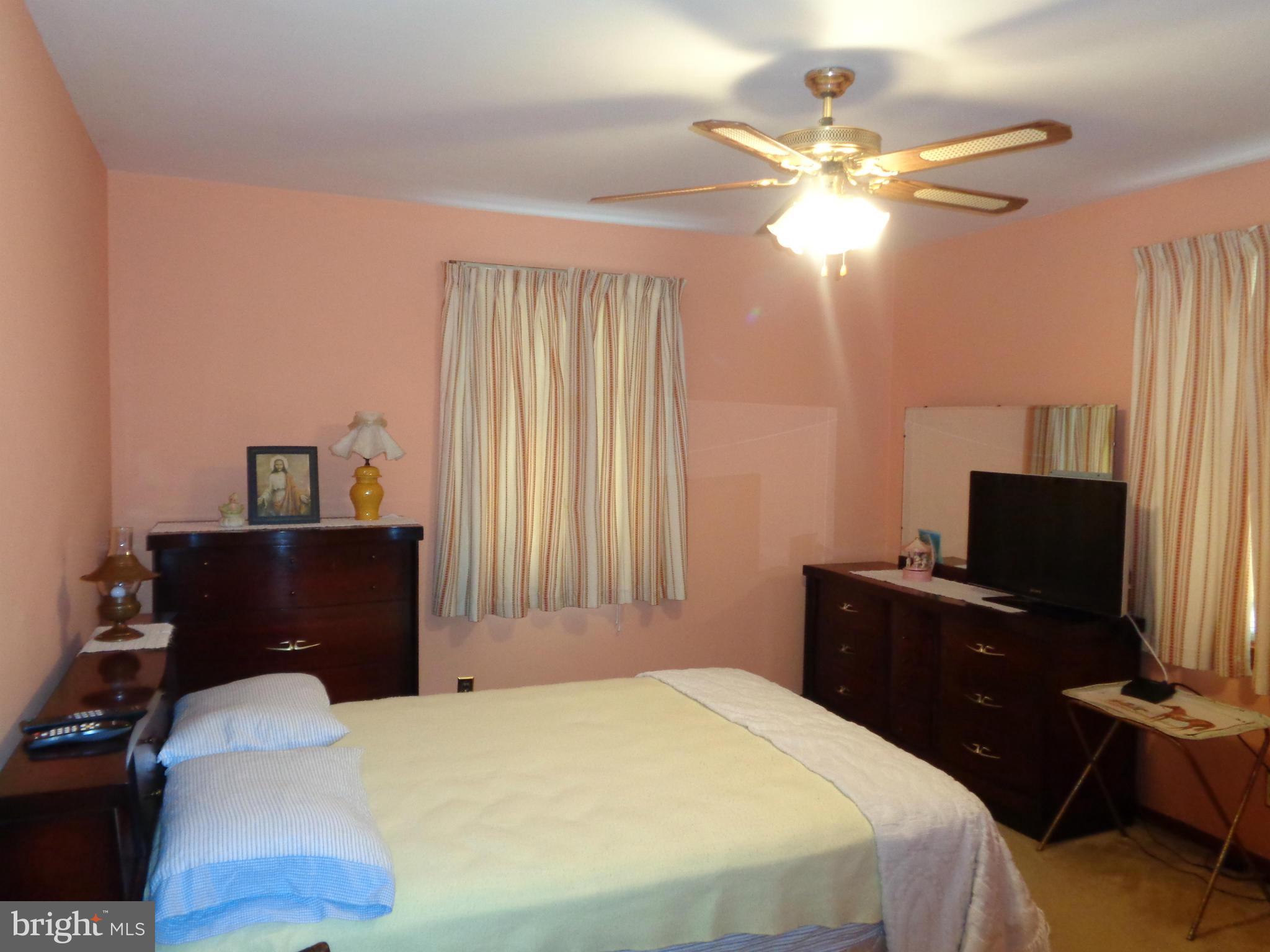 8115 Woodhaven Road Baltimore, MD 21237 - Photo 9 of 27 Bedroom (Master)