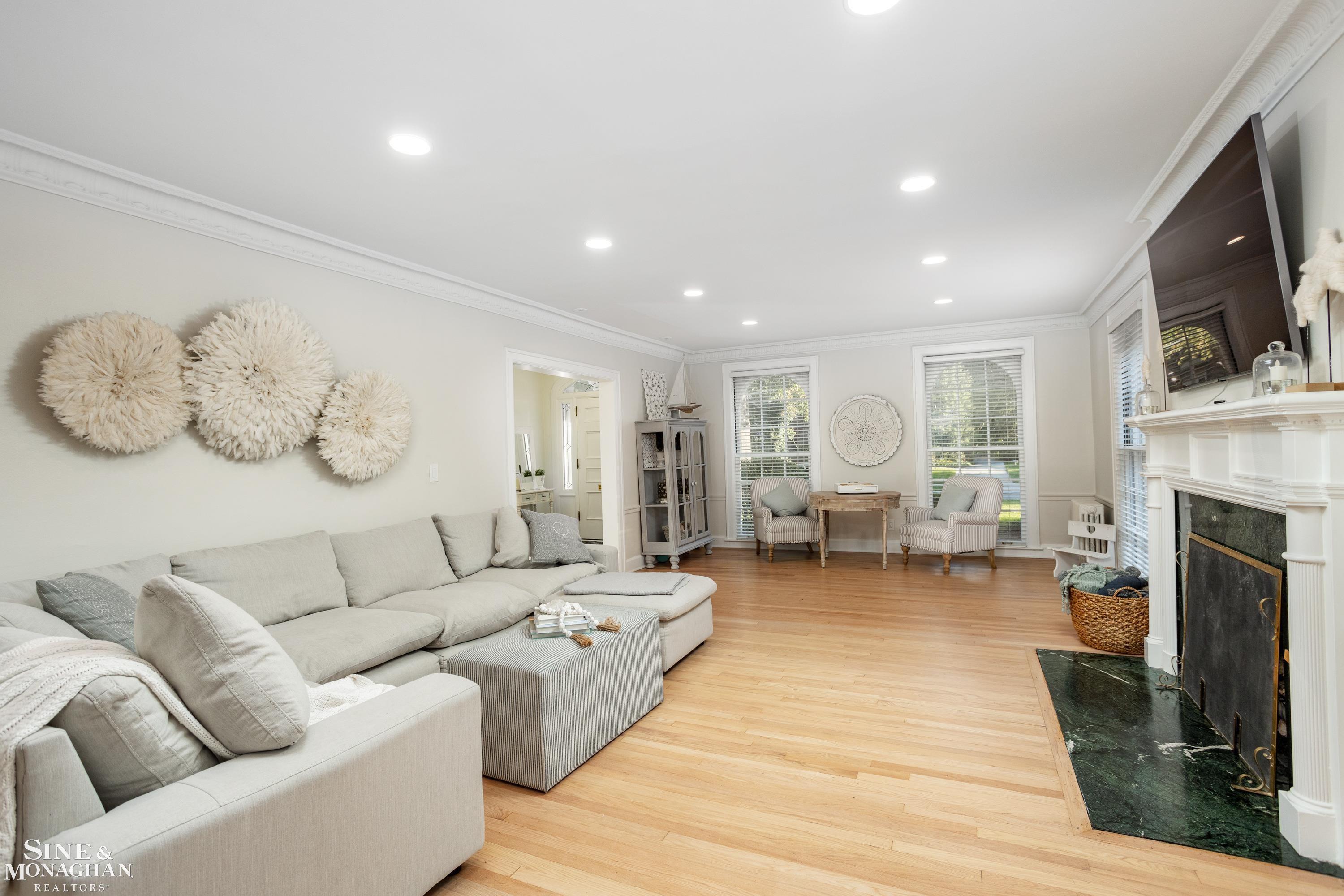 225 Merriweather Road Grosse Pointe, MI 48236 - Photo 14 of 55 50095320-13.JPG