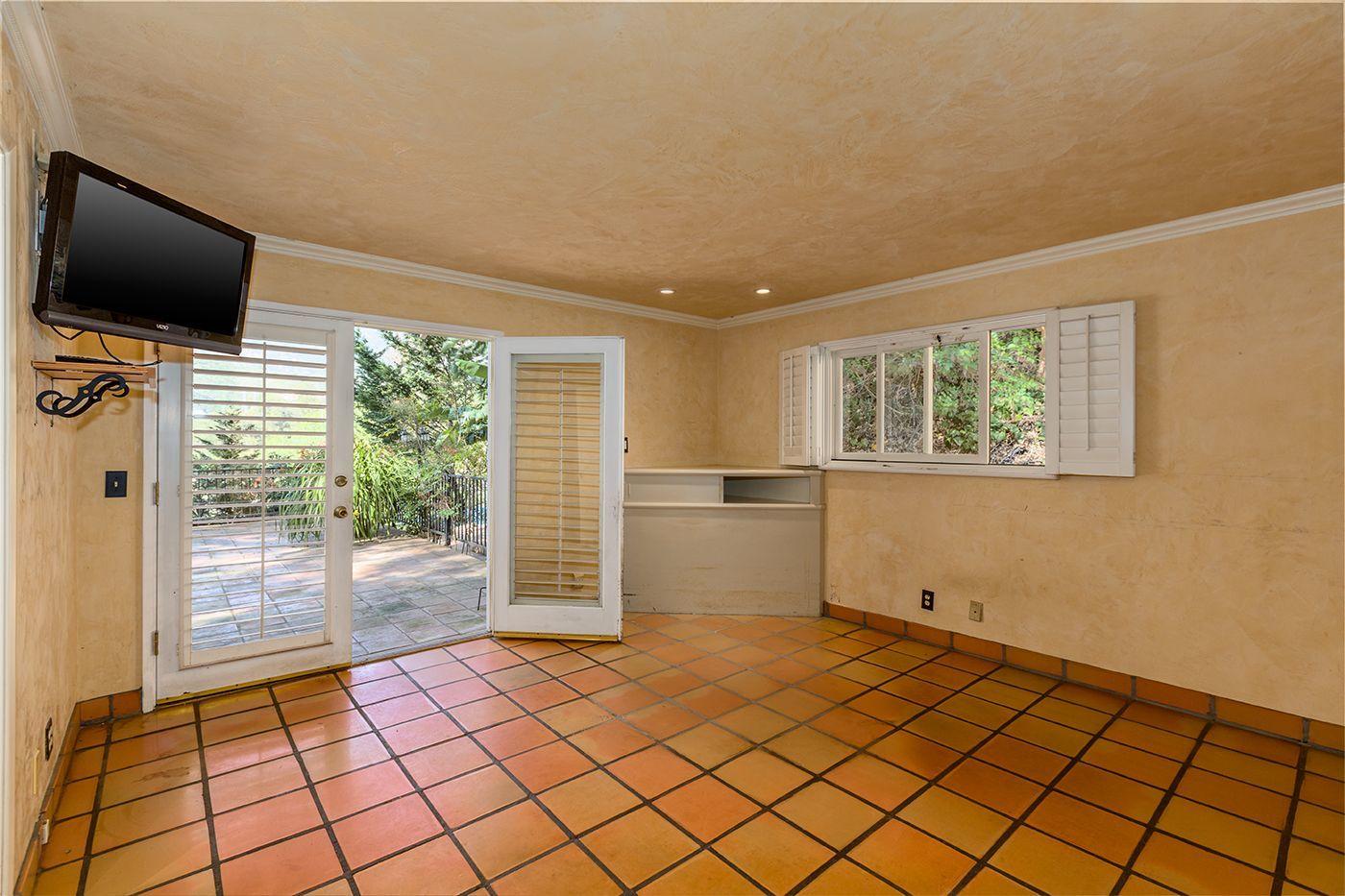490 Ranchito Vista Road Santa Barbara, CA 93108 - Photo 8 of 26 Primary Bedroom
