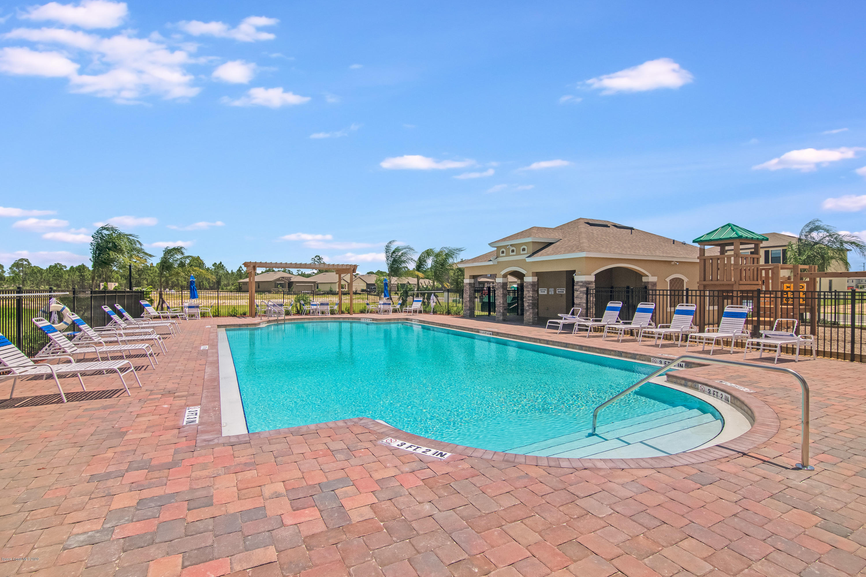 656 Old Country Rd S East Palm Bay, FL 32909 - Photo 16 of 27 DSC_0199