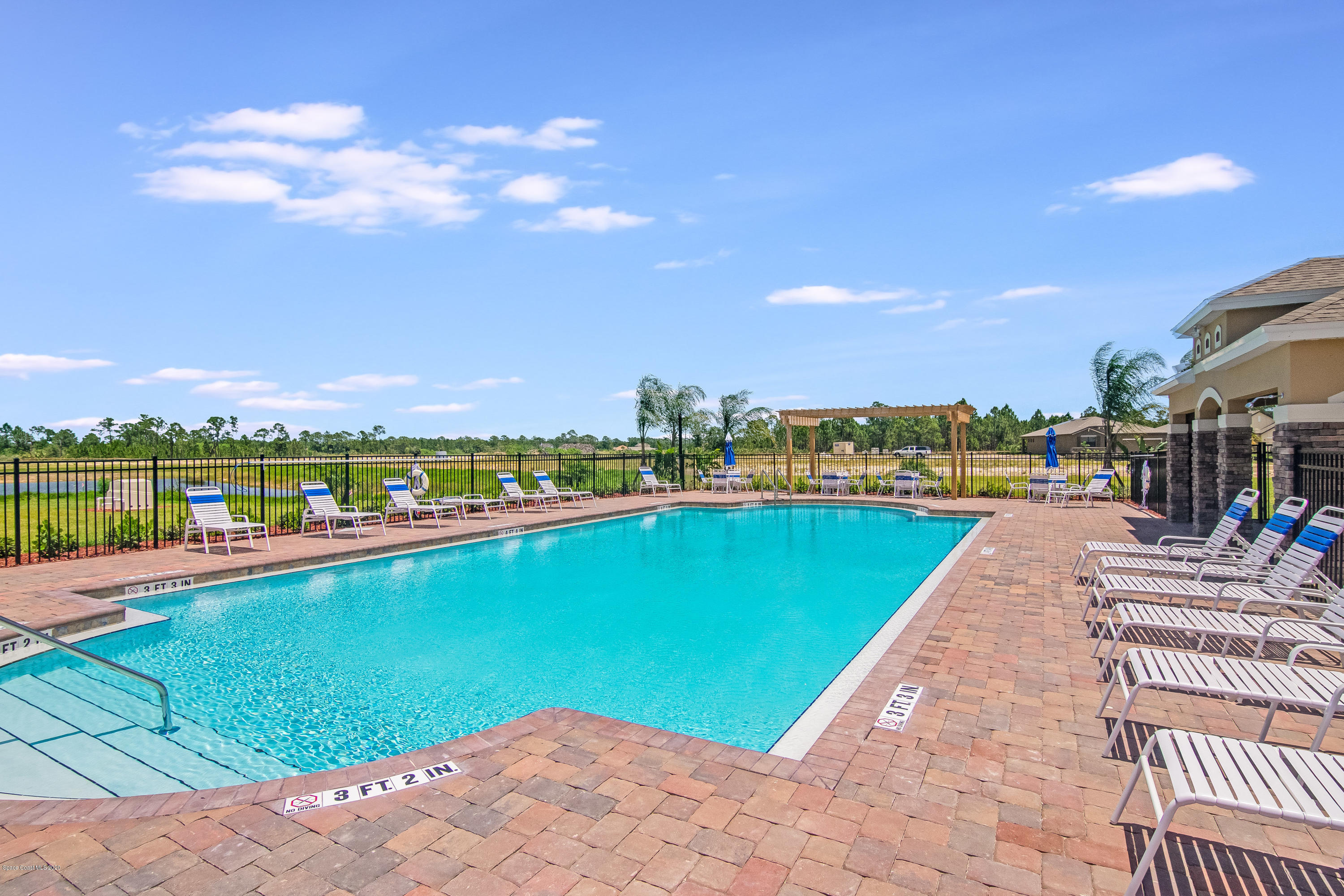656 Old Country Rd S East Palm Bay, FL 32909 - Photo 18 of 27 DSC_0201