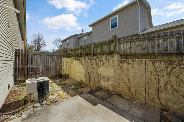 $215,000 | 3216 Quiet Way, Knoxville, TN 37918