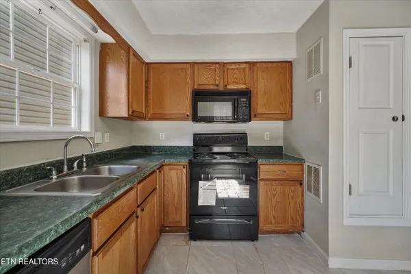 $215,000 | 3216 Quiet Way, Knoxville, TN 37918