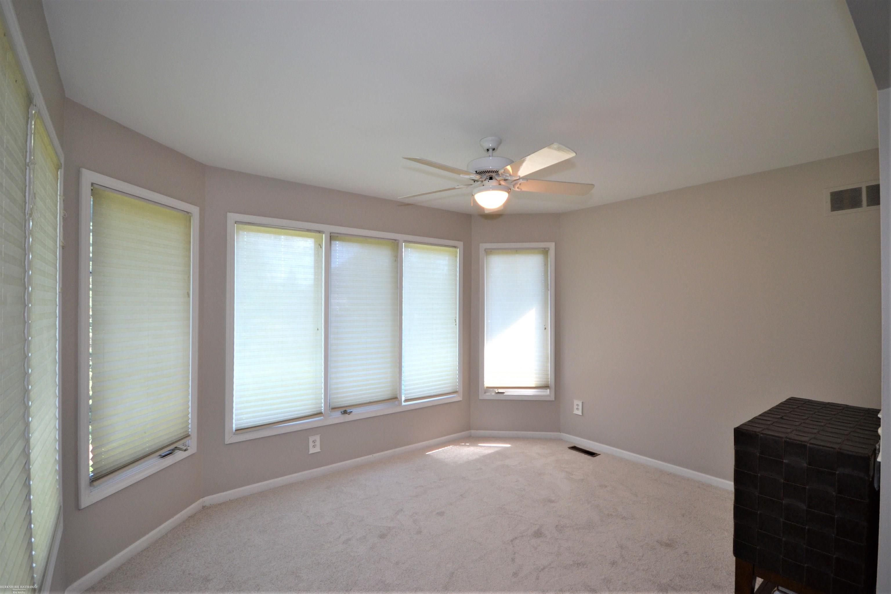 1813 Fox Run Rochester Hills, MI 48306 - Photo 38 of 68