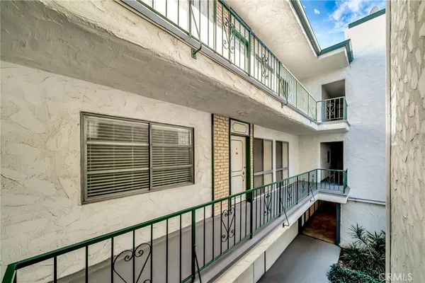 $2,790 | 5315 Zelzah Avenue, Unit 6, Encino, CA 91316