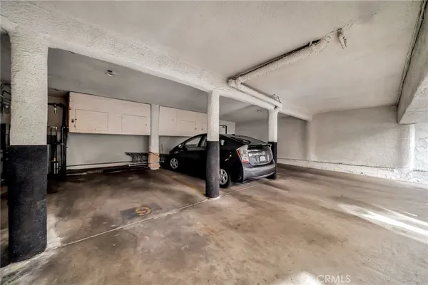 $2,790 | 5315 Zelzah Avenue, Unit 6, Encino, CA 91316