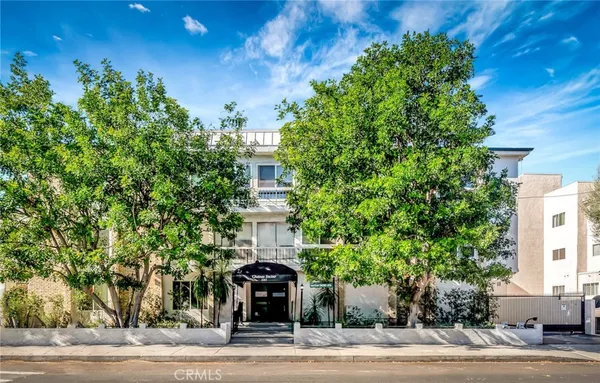 $2,790 | 5315 Zelzah Avenue, Unit 6, Encino, CA 91316