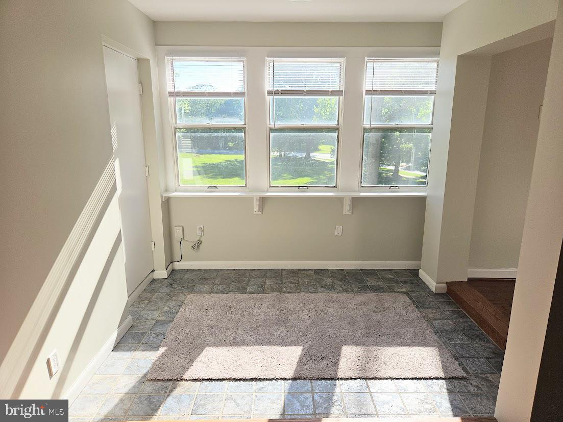 9653 White Acre Road, Unit B3 Columbia, MD 21045 - Photo 7 of 14 Open space den