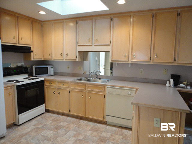 21 Stonebridge Court Mobile, AL 36608 - Photo 7 of 21 Kitchen