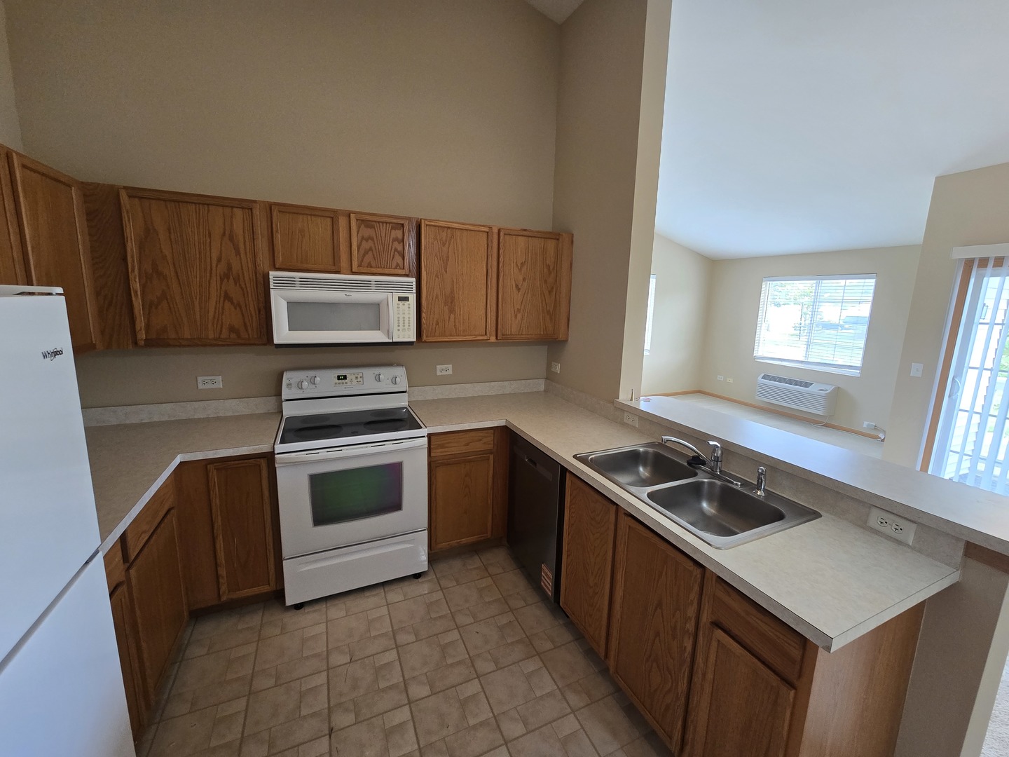 1531 Silverstone Drive, Unit 1531 Carpentersville, IL 60110 - Photo 11 of 14