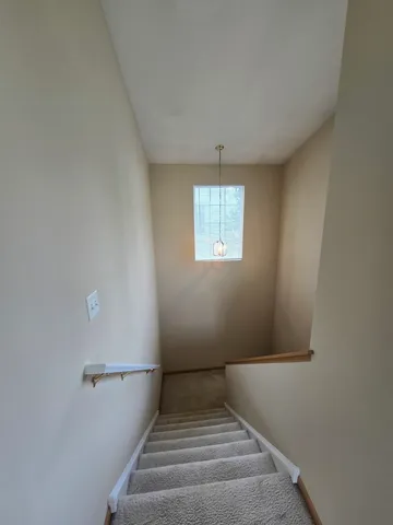 $1,750 | 1531 Silverstone Drive, Unit 1531, Carpentersville, IL 60110