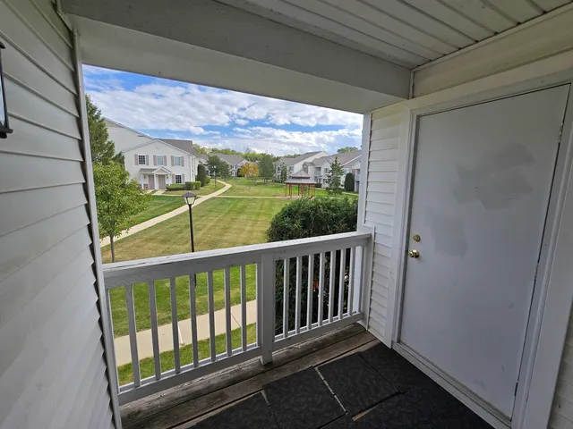 $1,900 | 1531 Silverstone Drive, Unit 1531, Carpentersville, IL 60110
