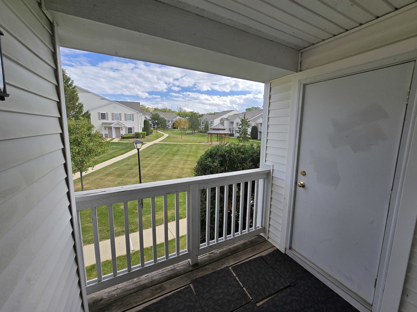 1531 Silverstone Drive, Unit 1531 Carpentersville, IL 60110 - Photo 3 of 14