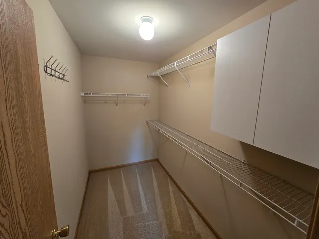 $1,900 | 1531 Silverstone Drive, Unit 1531, Carpentersville, IL 60110