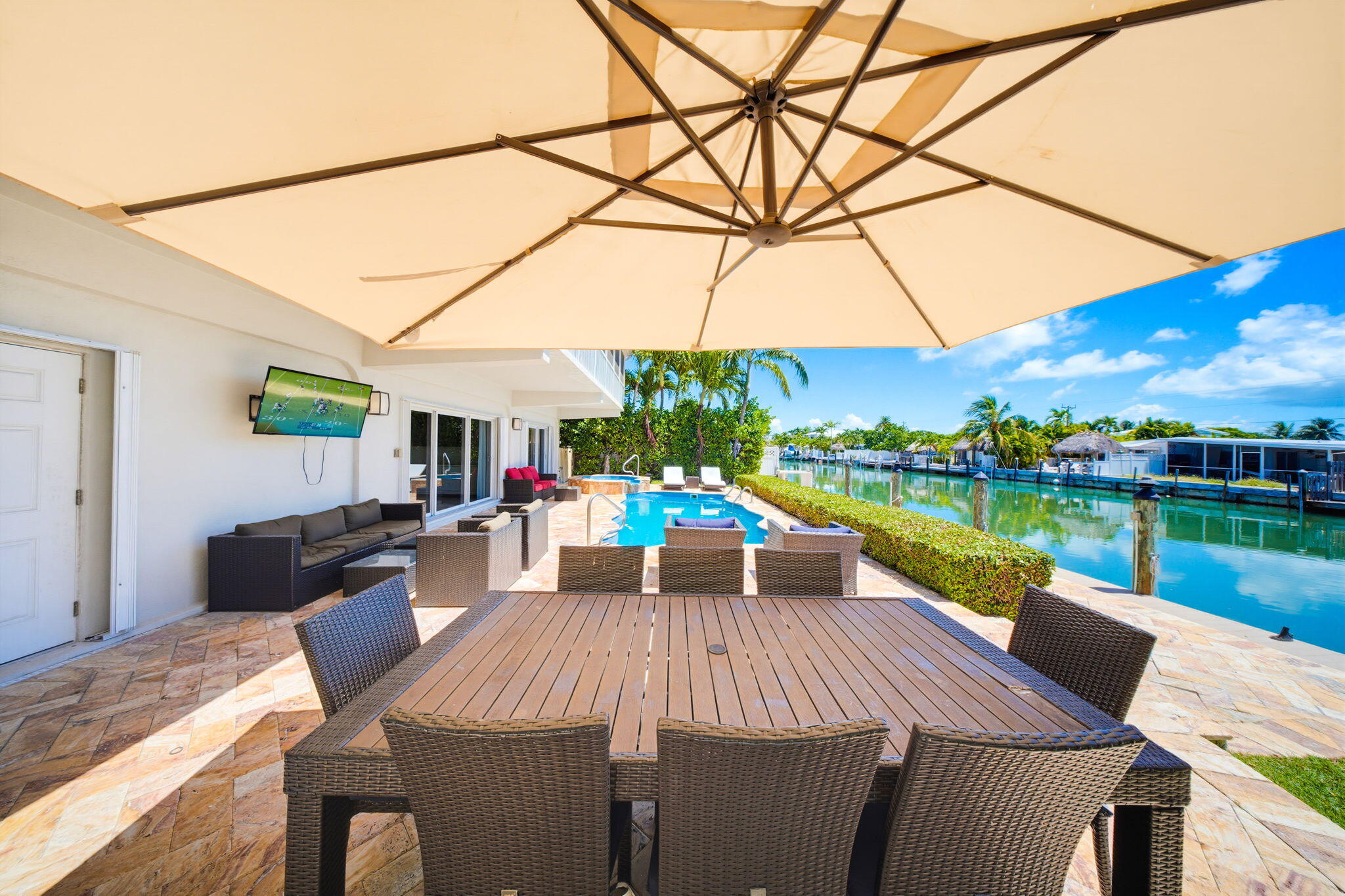 420 11th Street Key Colony Beach, FL 33051 - Photo 82 of 104 Canal-Front Dining