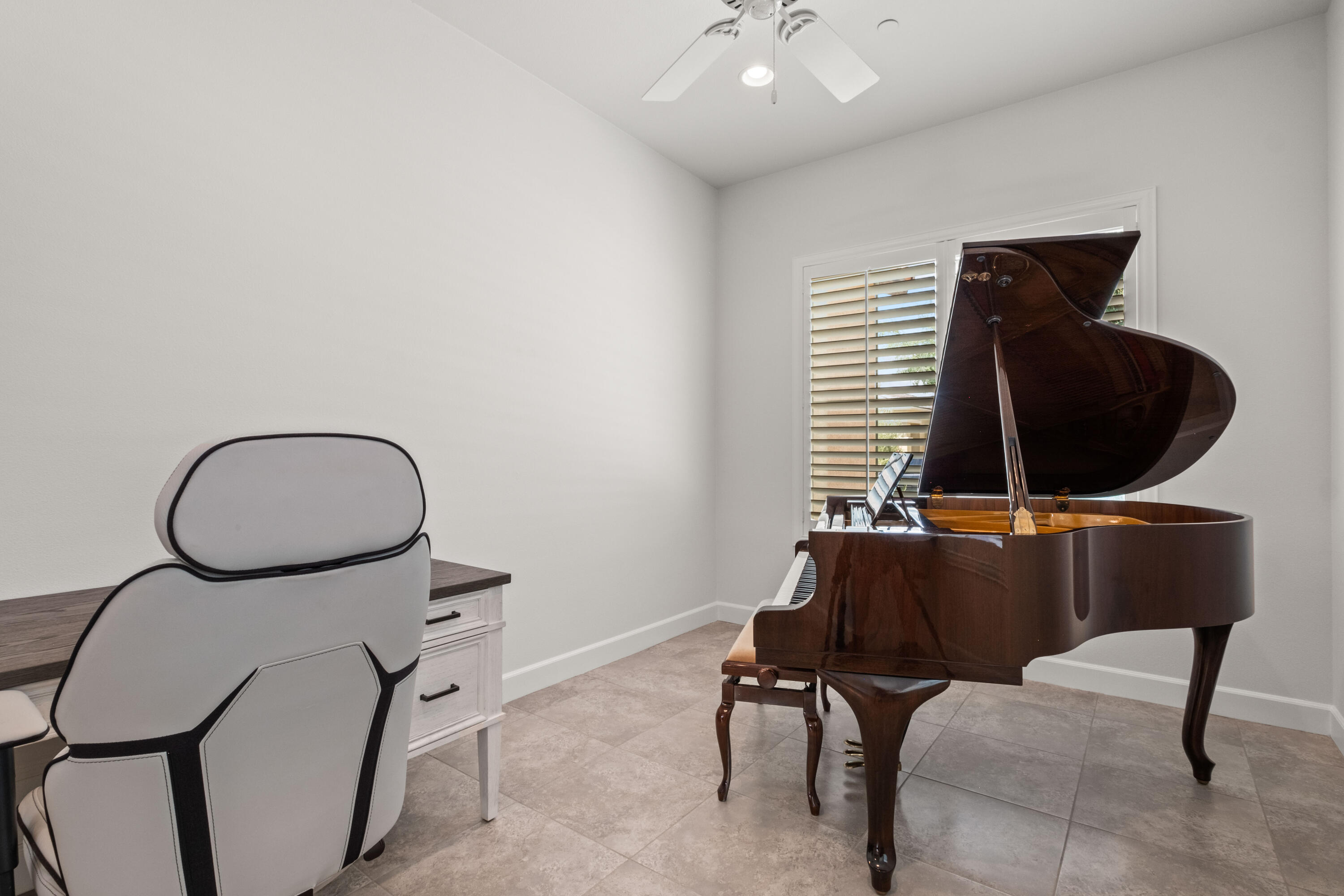 81360 Corte Compras Indio, CA 92203 - Photo 9 of 24 a living room with furniture and a window