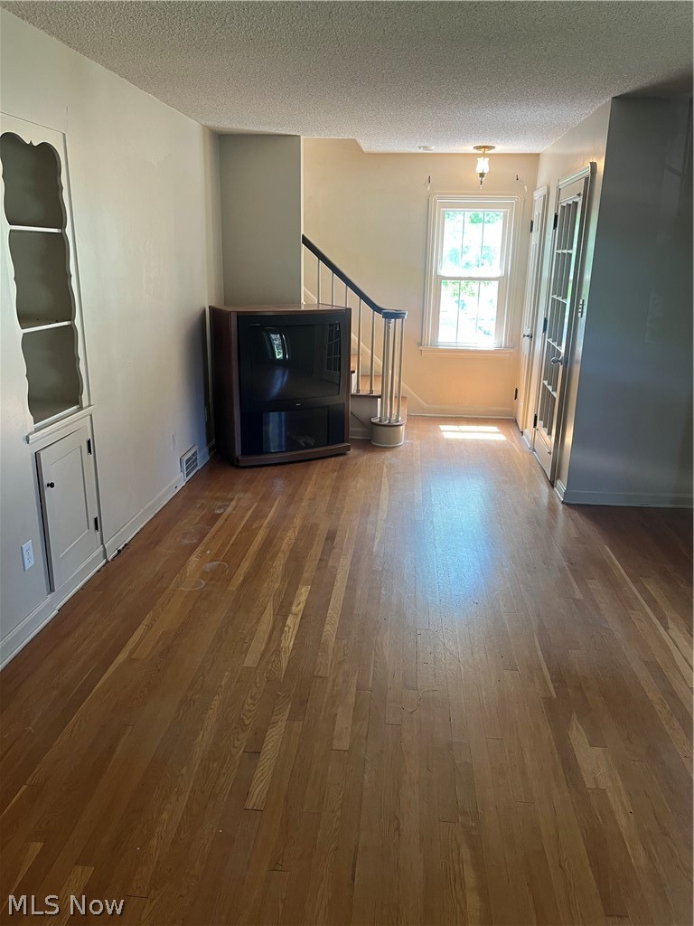 8330 West Moreland Road Cleveland, OH 44129 - Photo 5 of 19