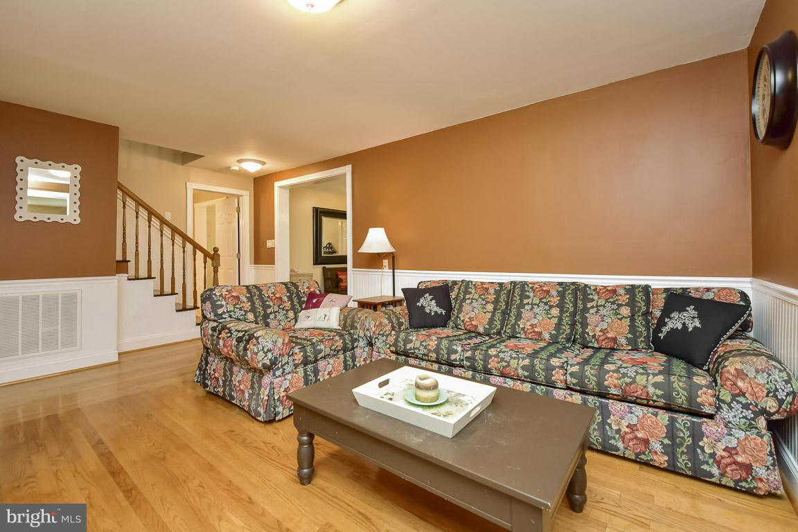 394 Hunters Road Washington, VA 22747 - Photo 10 of 30 Living Room