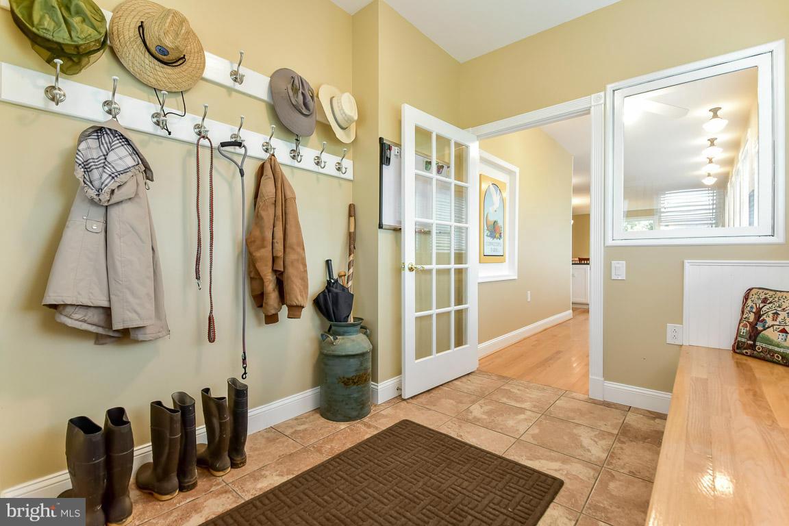 394 Hunters Road Washington, VA 22747 - Photo 21 of 30 Mudroom from outbuildings into kitchen