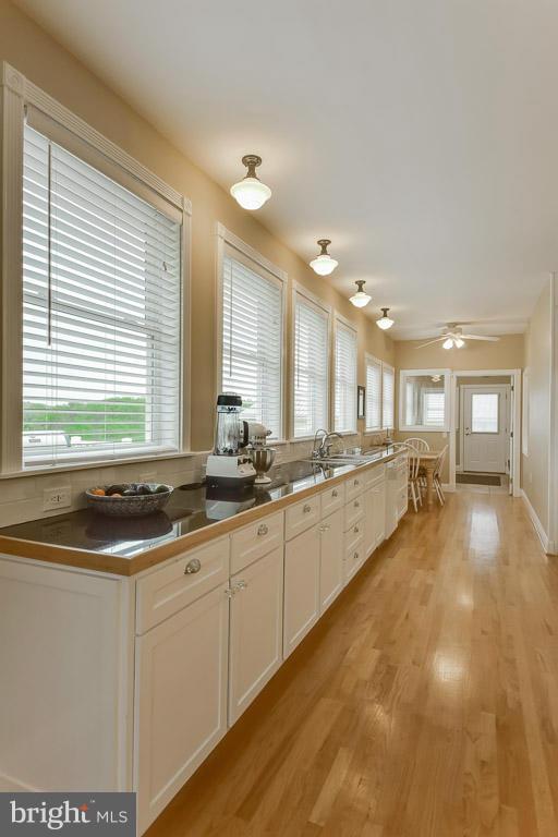 394 Hunters Road Washington, VA 22747 - Photo 5 of 30 Kitchen