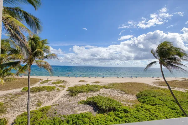 $869,000 | 520 North Ocean Boulevard, Unit 13, Pompano Beach, FL 33062