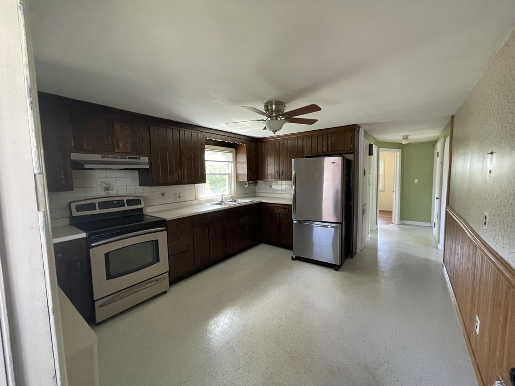 45 Feeding Hills Road Southwick, MA 01077 - Photo 4 of 8 Gallery Image 4
