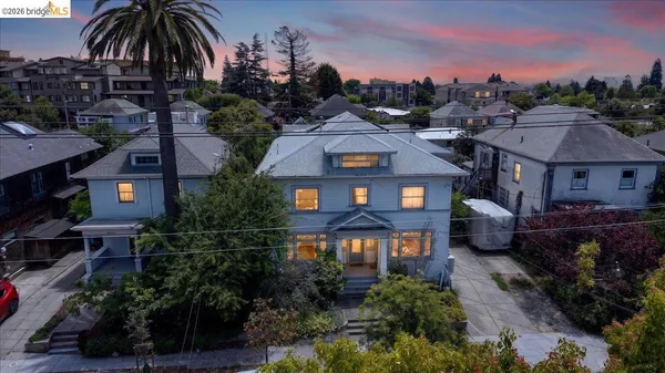 $599,000 | 1822 Hearst Avenue, Unit B, Berkeley, CA 94703