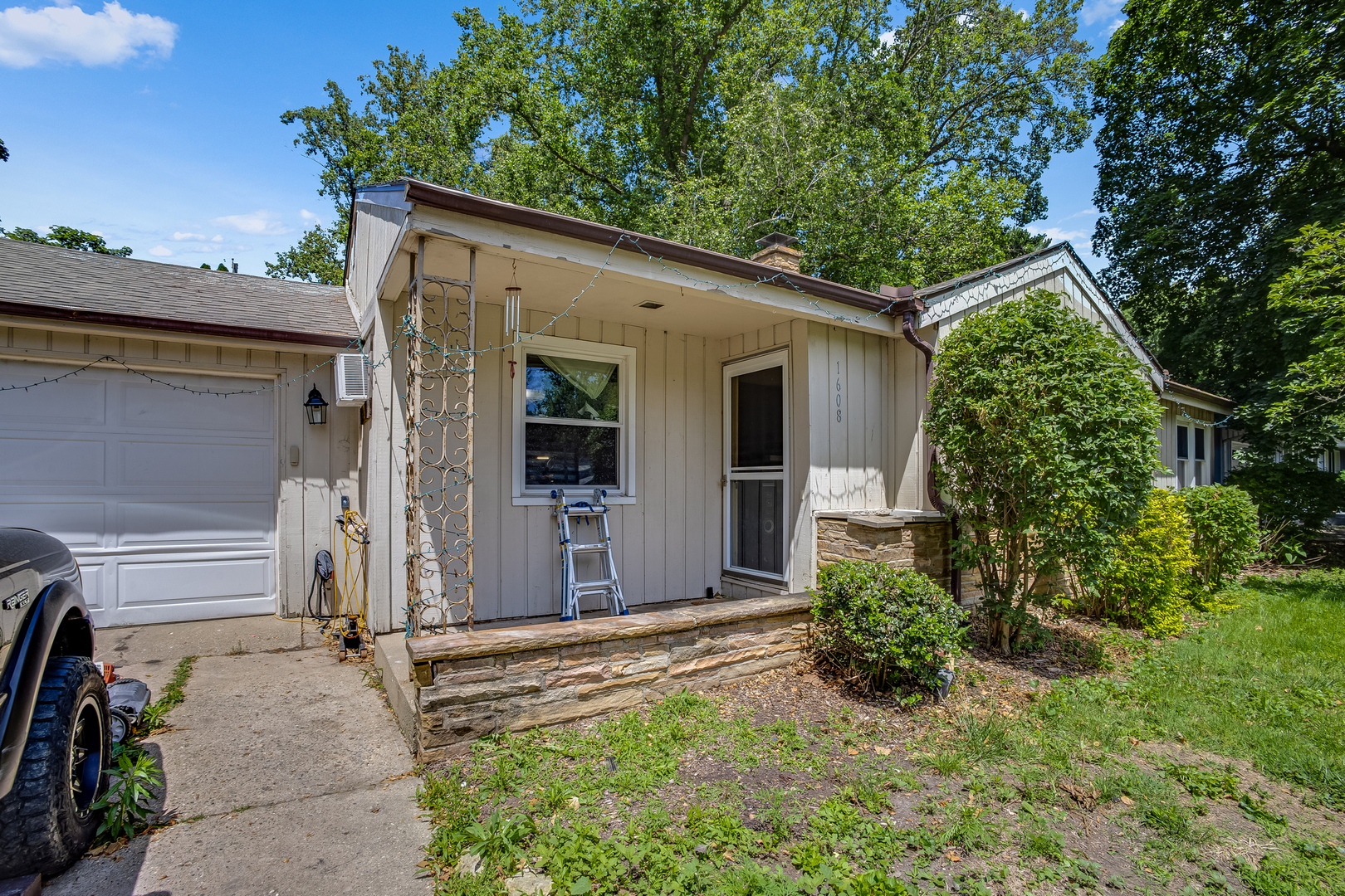 1608 Normandy Drive Champaign, IL 61821 - Photo 1 of 18