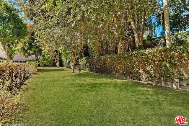 a view of outdoor space