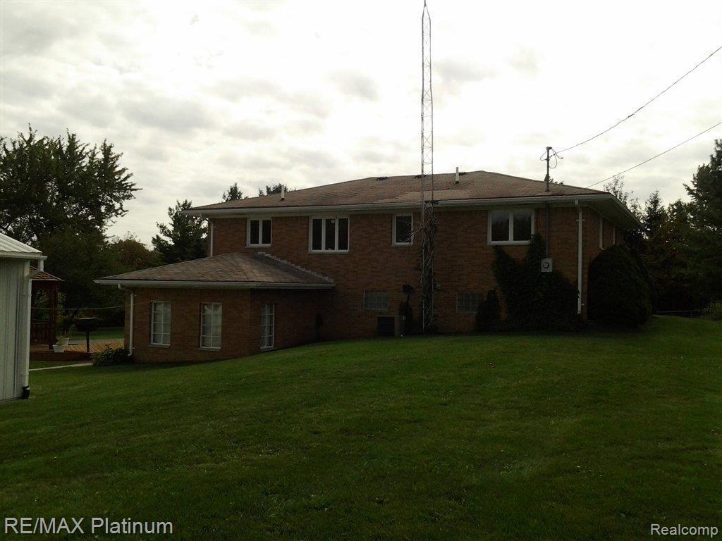1260 West Ray Road Fenton, MI 48430 - Photo 5 of 15 Side View 2