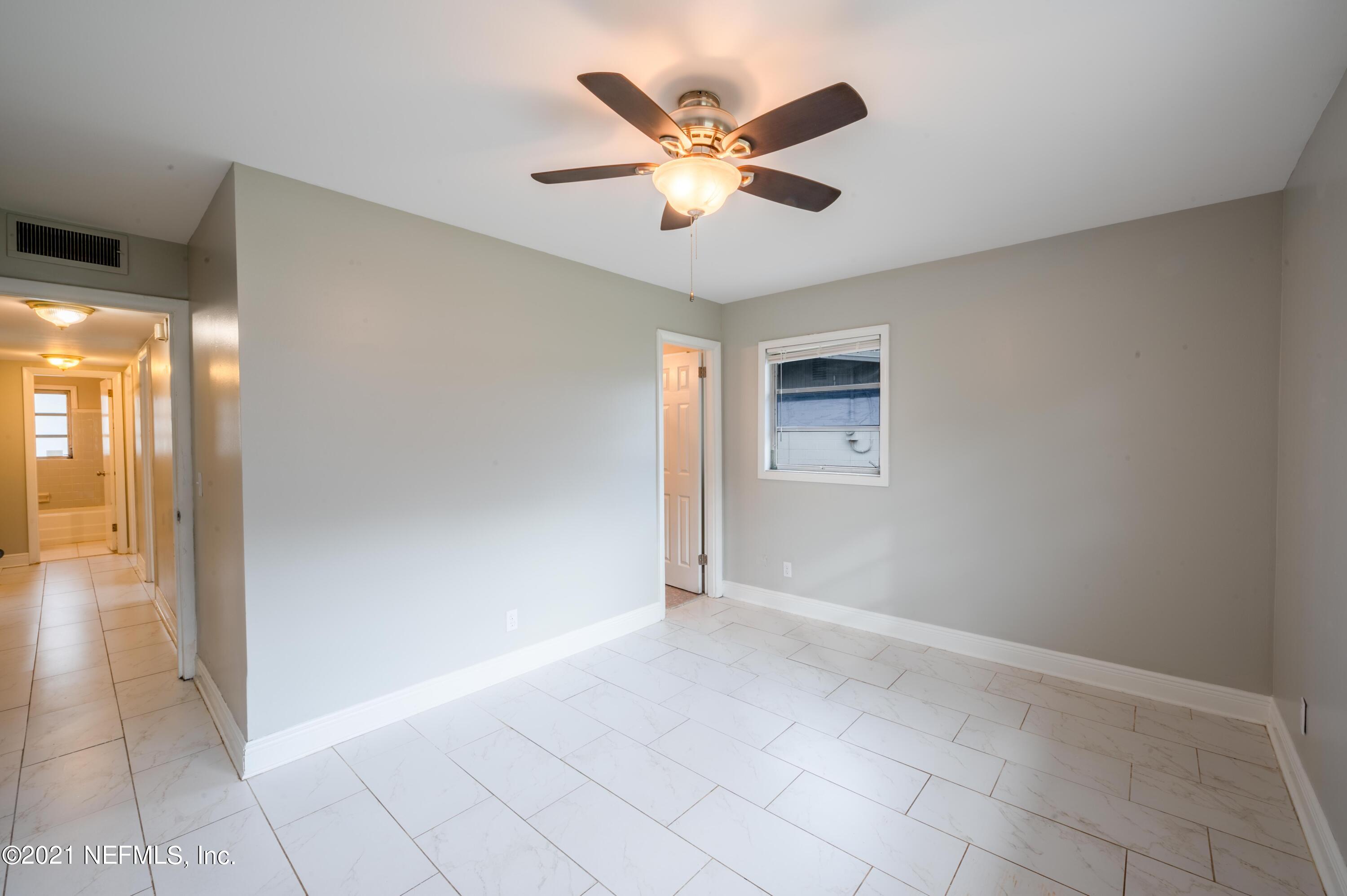 7521 Strato Road Jacksonville, FL 32210 - Photo 3 of 40 a view of an empty room