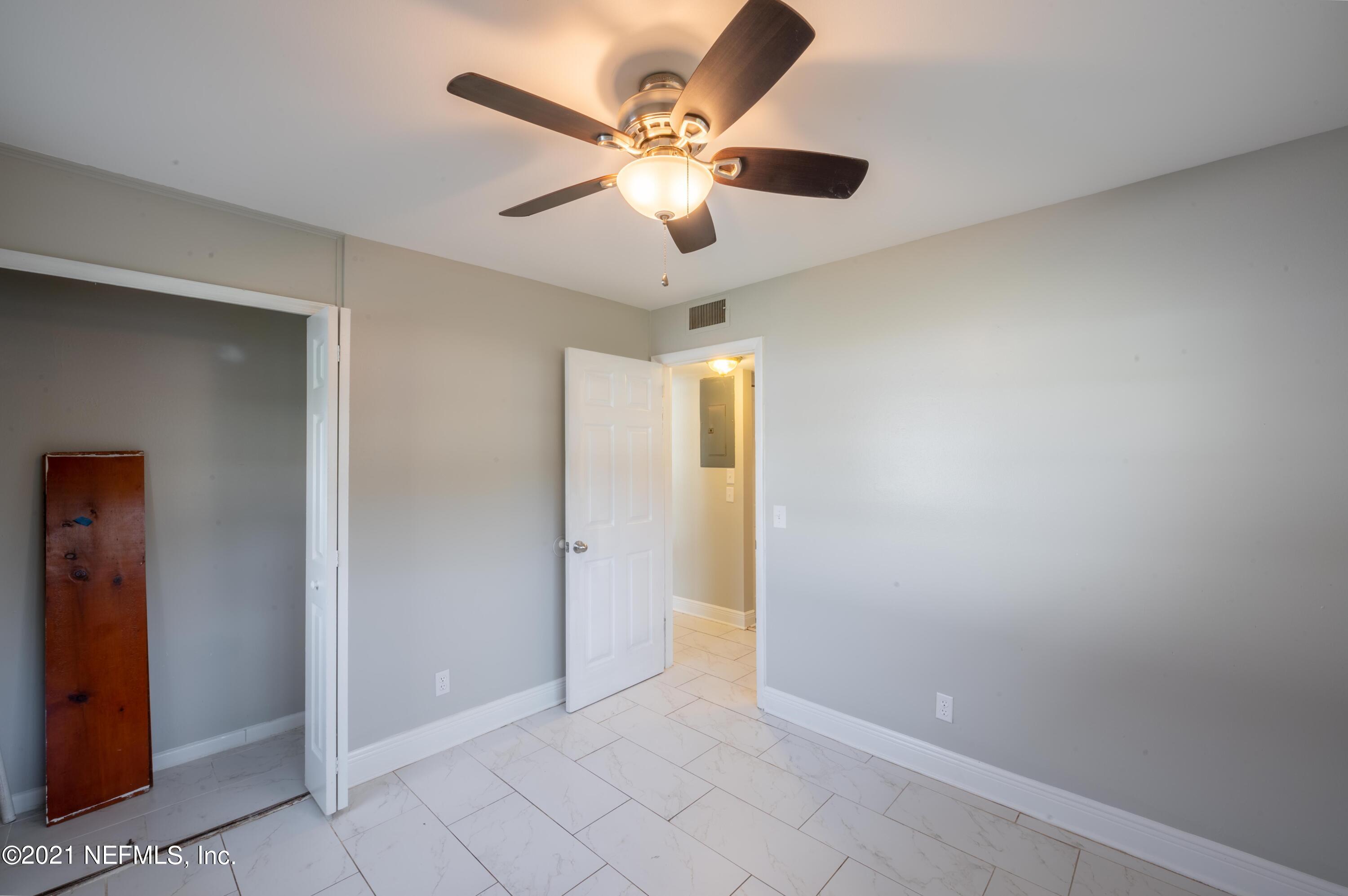 7521 Strato Road Jacksonville, FL 32210 - Photo 9 of 40 a view of an empty room