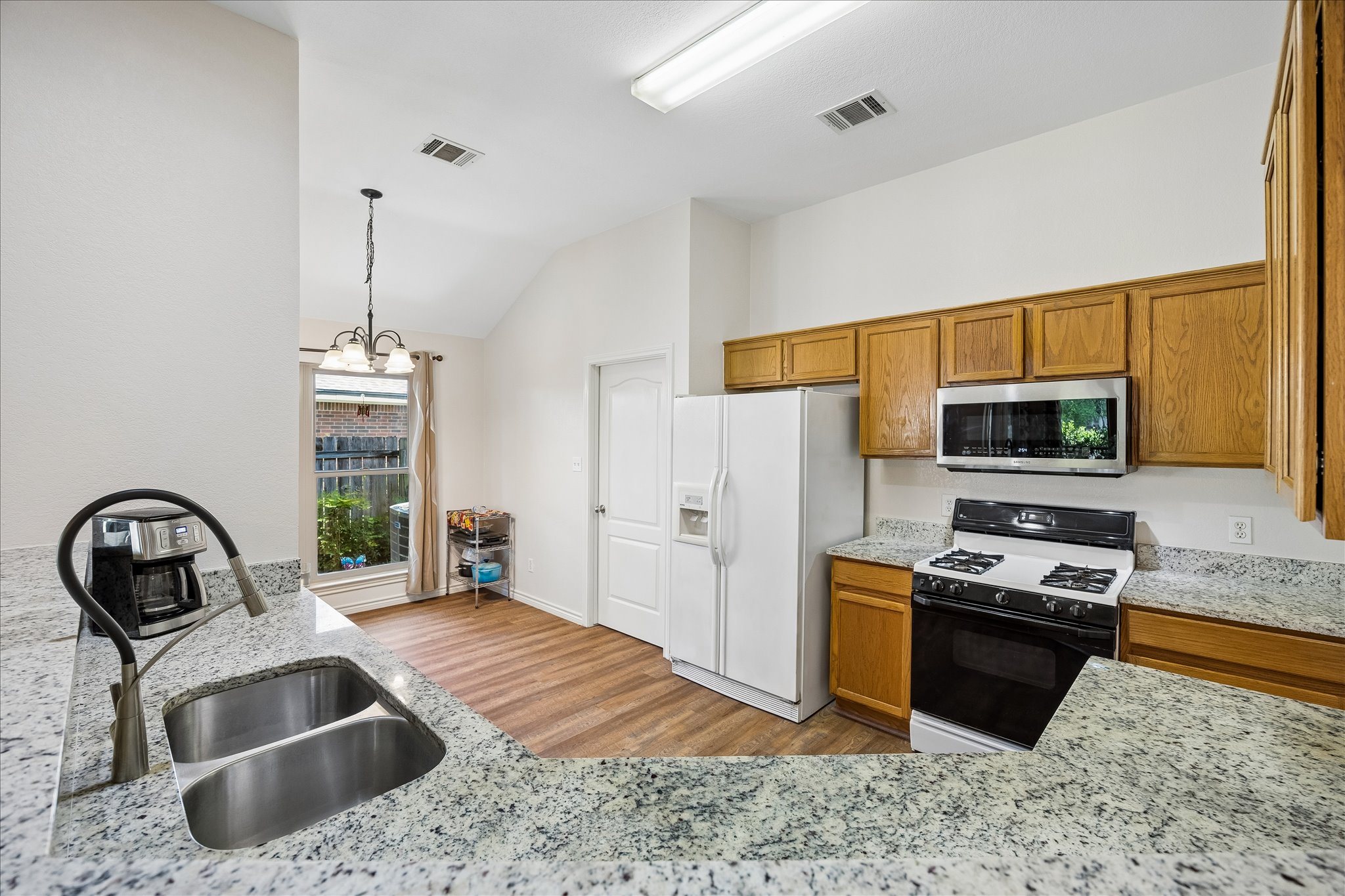 111 Finch Lane Georgetown, TX 78626 - Photo 16 of 31