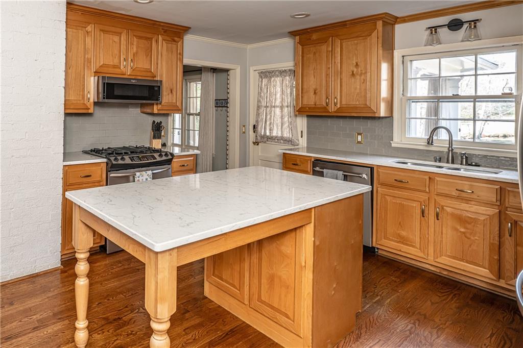 227 West Lakeshore Drive Rome, GA 30161 - Photo 4 of 32