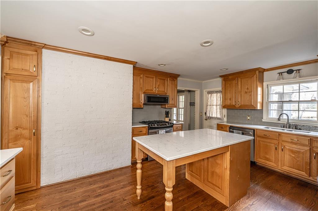 227 West Lakeshore Drive Rome, GA 30161 - Photo 5 of 32