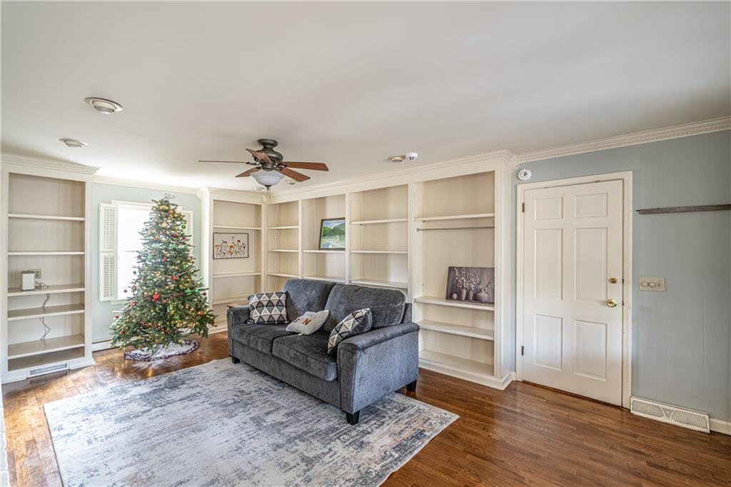 227 West Lakeshore Drive Rome, GA 30161 - Photo 10 of 32