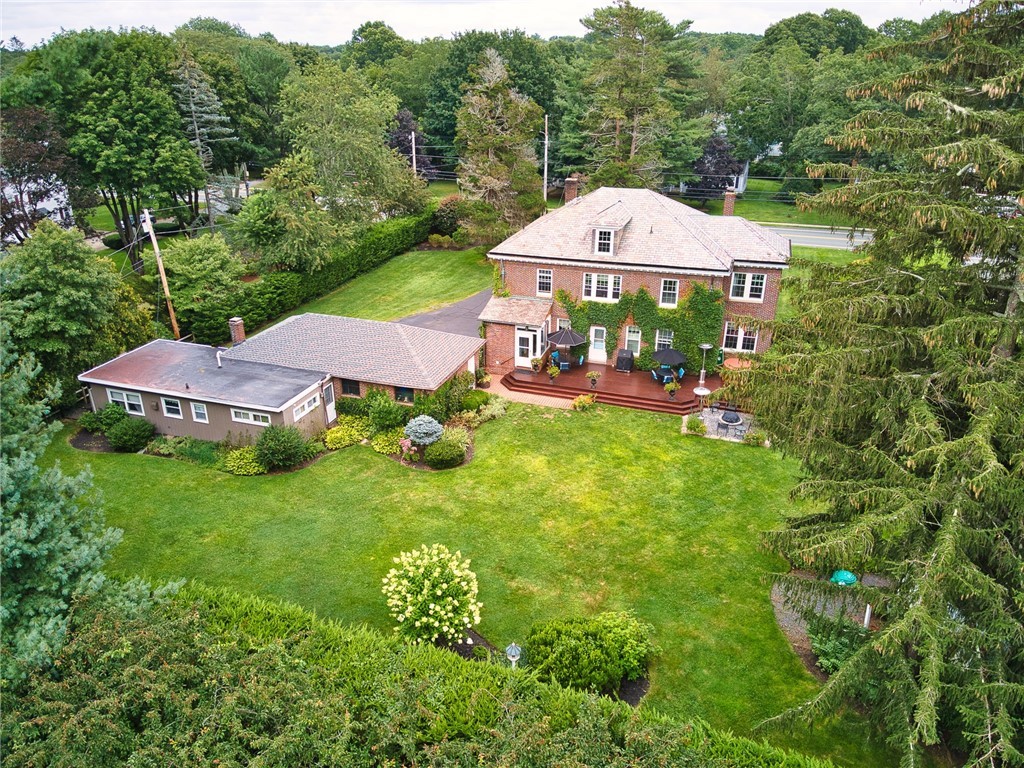 372 New Meadow Road Barrington, RI 02806 - Photo 3 of 41 Gallery Image 3
